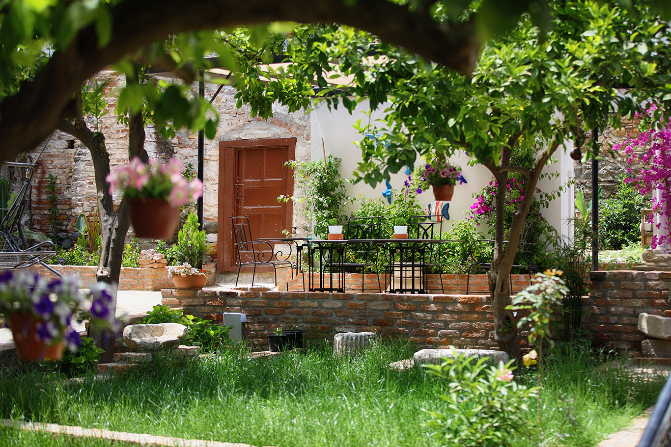 HUZUR DOLU BİR ORTAM